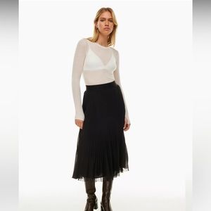 Aritzia New Twirl Pleated Skirt
